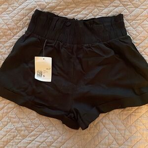 Size small forever 21 women woven shorts